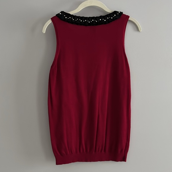 Ann Taylor top with pearl type beading at neckline. Size M - Picture 2 of 4